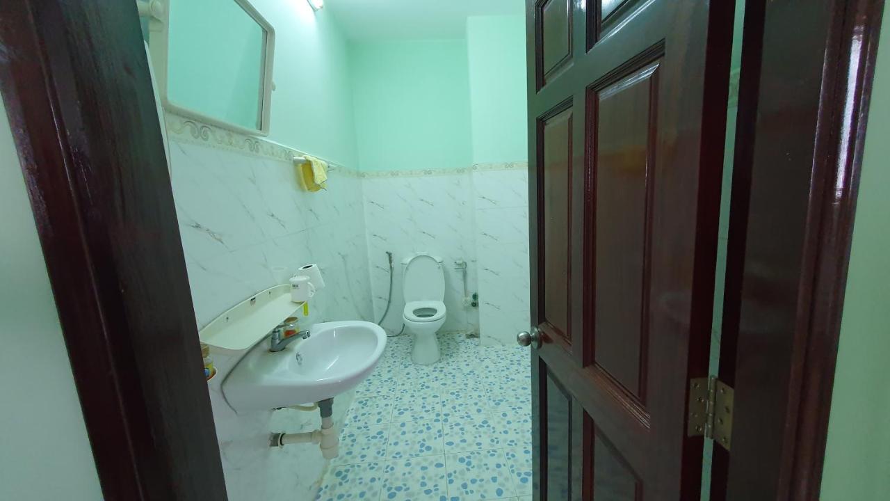 Hotel In Bui Vien Walking Street ホーチミン市 エクステリア 写真